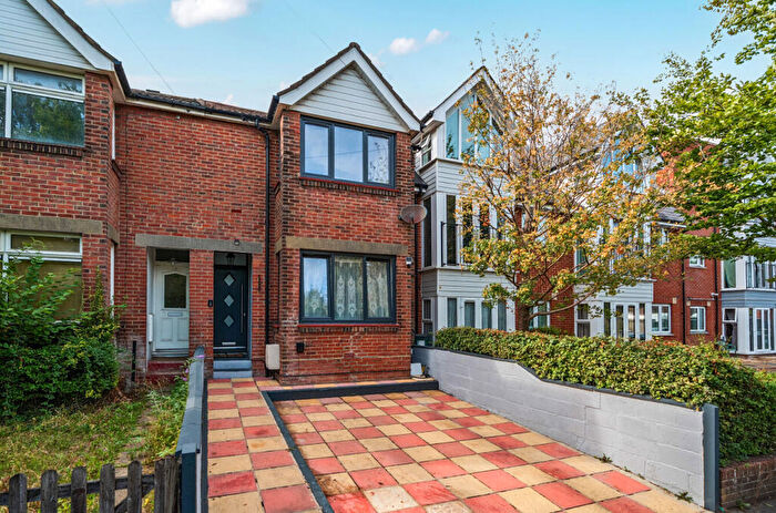 3 Bedroom Semi-Detached House For Sale In Osborne Road North, Southampton, Hampshire, SO17