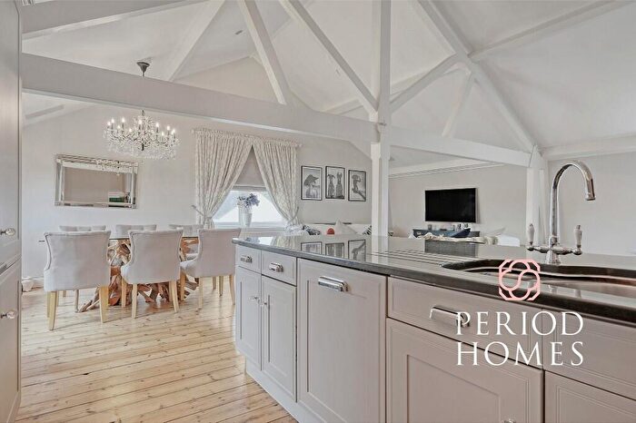 2 Bedroom Duplex For Sale In Market Place, Ingatestone, CM4