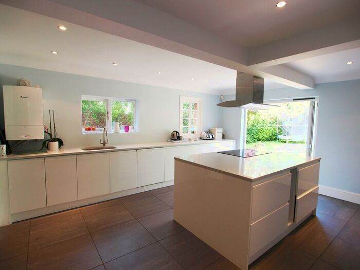 4 Bedroom House To Rent In Myddleton Park, Whetstone, N20