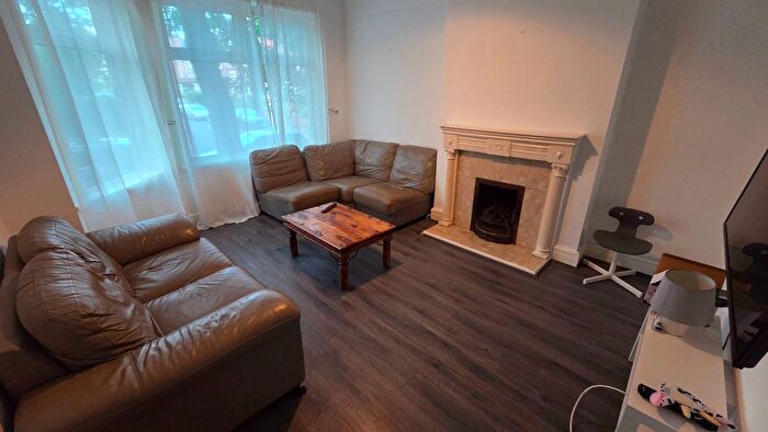 6 Bedroom Semi-detached House To Rent In Bamford Road, Didsbury, Manchester, M20