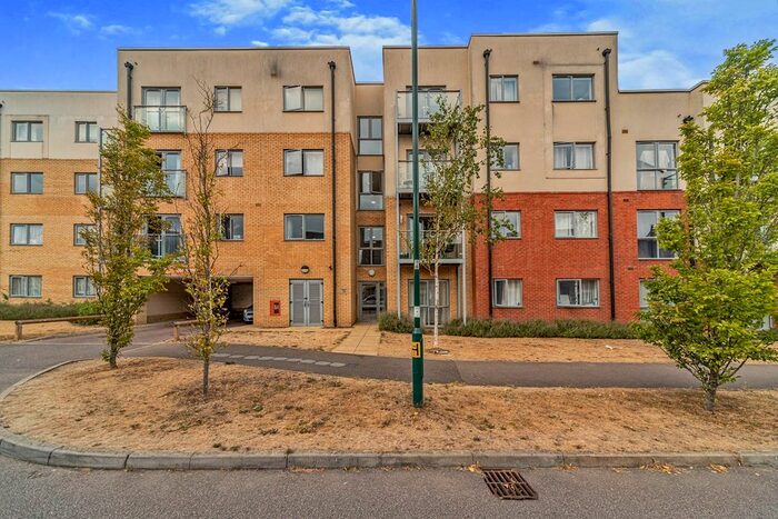 2 Bedroom Flat For Sale In Admiral Drive, Stevenage, SG1