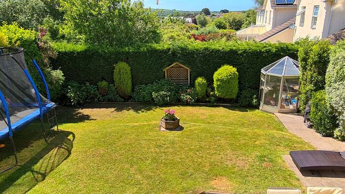 4 Bedroom Detached House For Sale In Lower Cross Road, Barnstaple, EX31