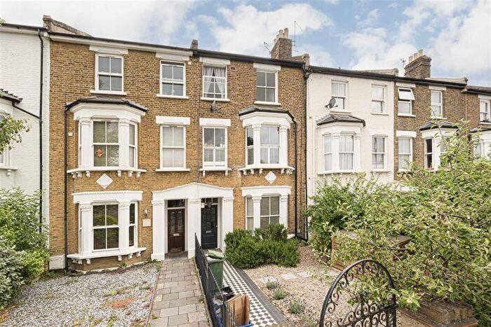 2 Bedroom Flat To Rent In Stanley Road, Teddington, TW11