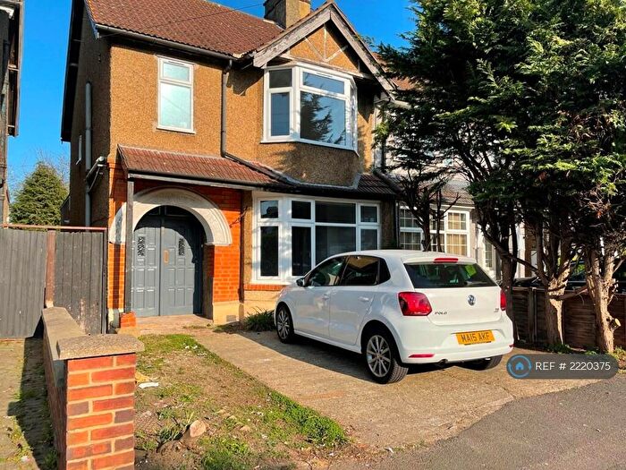 3 Bedroom Semi-Detached House To Rent In Mawney Road, Romford, RM7