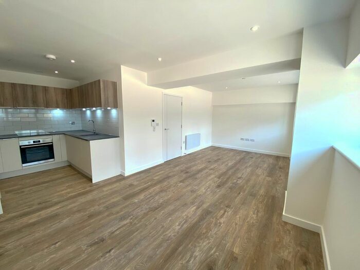 2 Bedroom Flat To Rent In London Road, Staines-Upon-Thames, Surrey, TW18