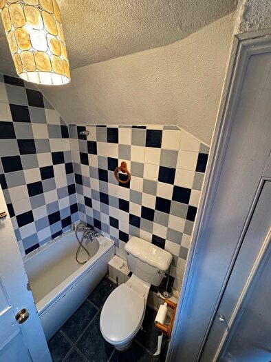 1 Bedroom Cottage To Rent In Off Barkingside High Street, Ilford, IG6