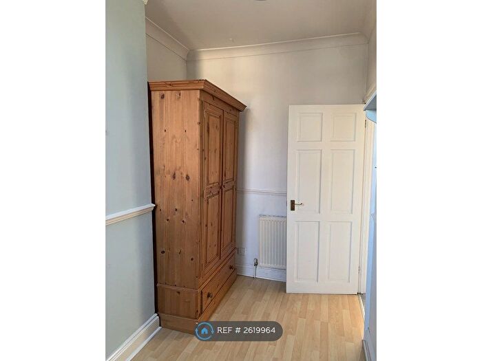 2 Bedroom Flat To Rent In Aitken Road, London, SE6