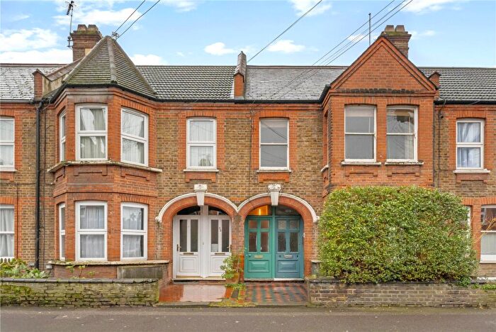 2 Bedroom Maisonette For Sale In Blyth Road, Walthamstow, London, E17