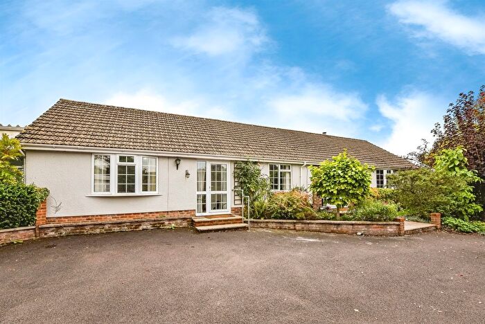 4 Bedroom Bungalow To Rent In South Street, Warminster, BA12