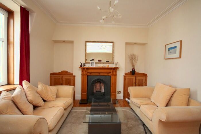 2 Bedroom Flat To Rent In Wallfield Place, Aberdeen, AB25