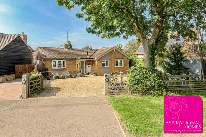 3 Bedroom Detached Bungalow For Sale In Meadow View Chelveston, NN9