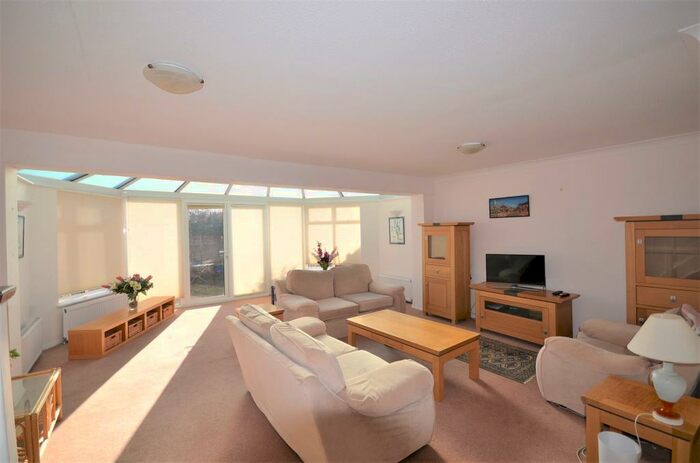 3 Bedroom Terraced House To Rent In Leaholme Gardens, Burnham, SL1