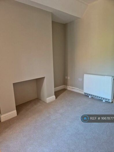 2 Bedroom Flat To Rent In Undercliff Road West, Felixstowe, IP11