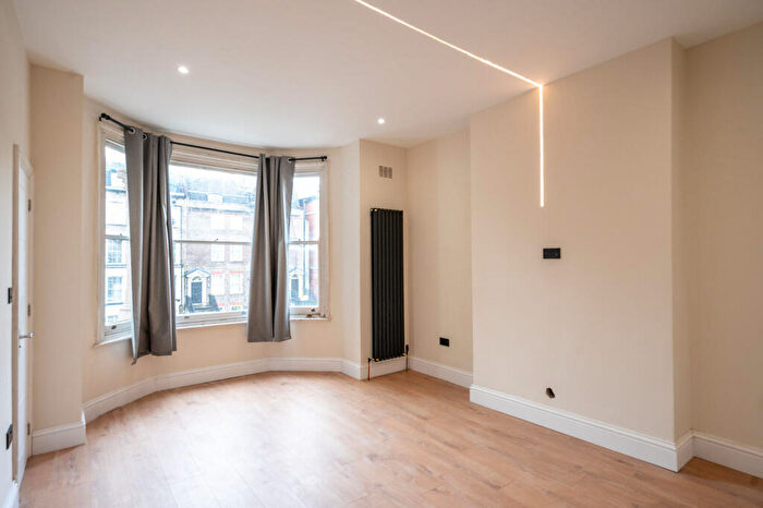 5 Bedroom Maisonette To Rent In Romford Road, Stratford, London, E15