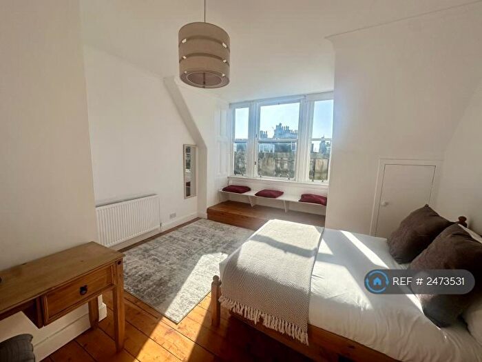 2 Bedroom Flat To Rent In Coates Gardens, Edinburgh, EH12