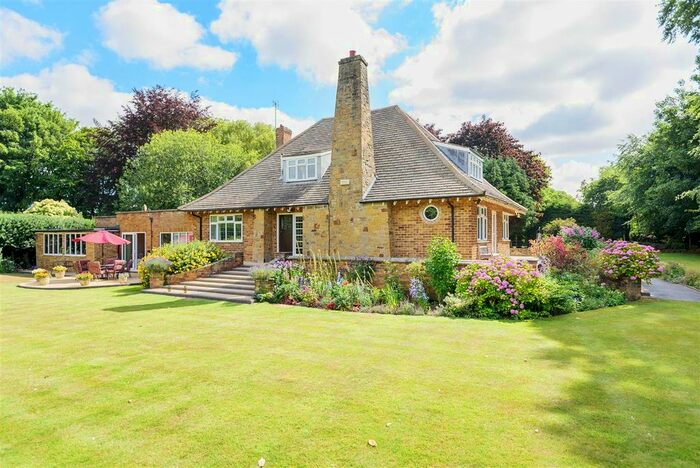 5 Bedroom Detached House For Sale In Ferry Lodge, Ferry Lane, Airmyn, Goole, DN14