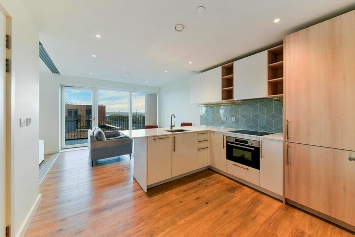 Studio To Rent In Blenheim Mansions, Alexandra Gate, London, N8