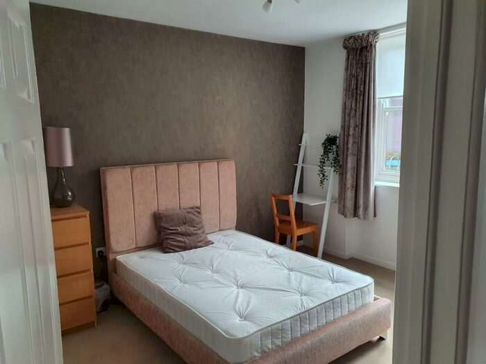 2 Bedroom Apartment To Rent In Peel House, Temple Street, NE1