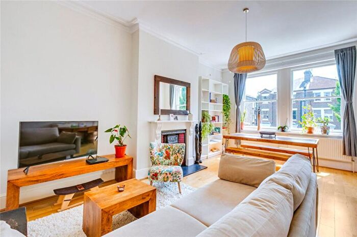 2 Bedroom Flat For Sale In Brondesbury Road, Queen's Park, NW6