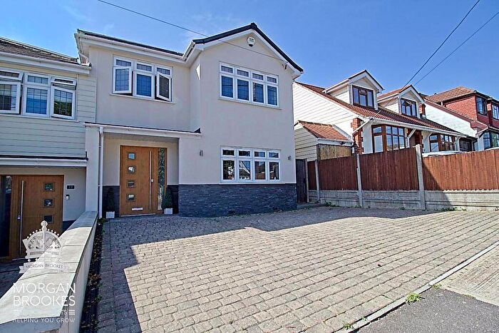 4 Bedroom Semi-Detached House For Sale In Avondale Road, South Benfleet, SS7