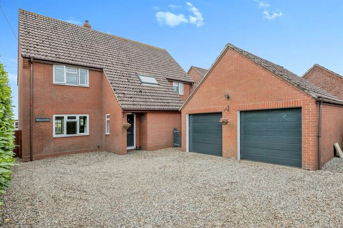 4 Bedroom Detached House For Sale In Aylsham Road, Felmingham, North Walsham, NR28