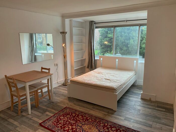 Studio To Rent In Wandsworth Bridge Road, London, SW6