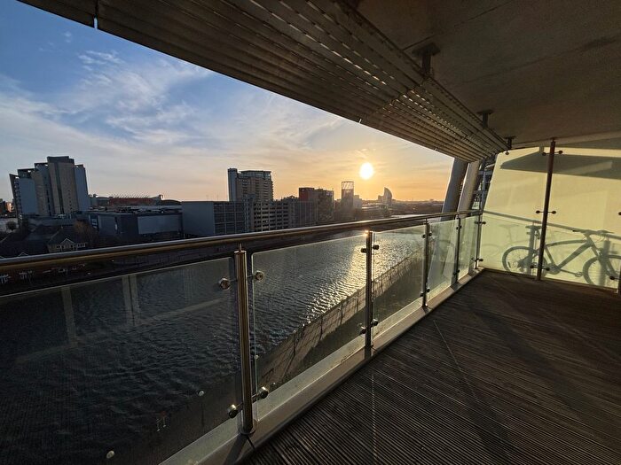2 Bedroom Flat To Rent In The Quays, Salford, M50