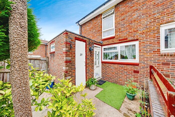 3 Bedroom End Of Terrace House For Sale In Hudson Place, London, SE18