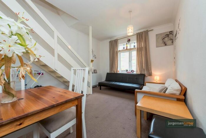 1 Bedroom Flat To Rent In Gordon Road, Ealing, London W13