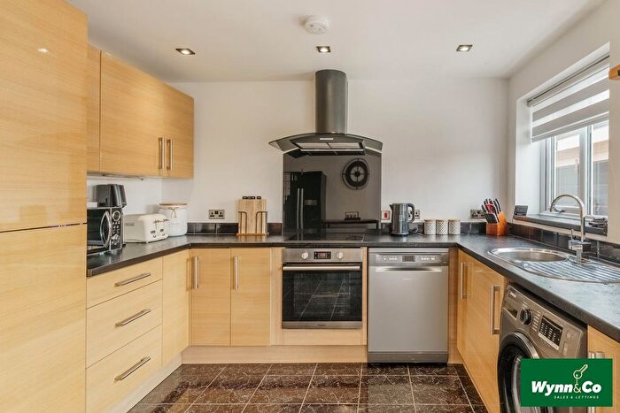 3 Bedroom Detached House For Sale In Dovedale Close, Crofton, Wakefield, WF4