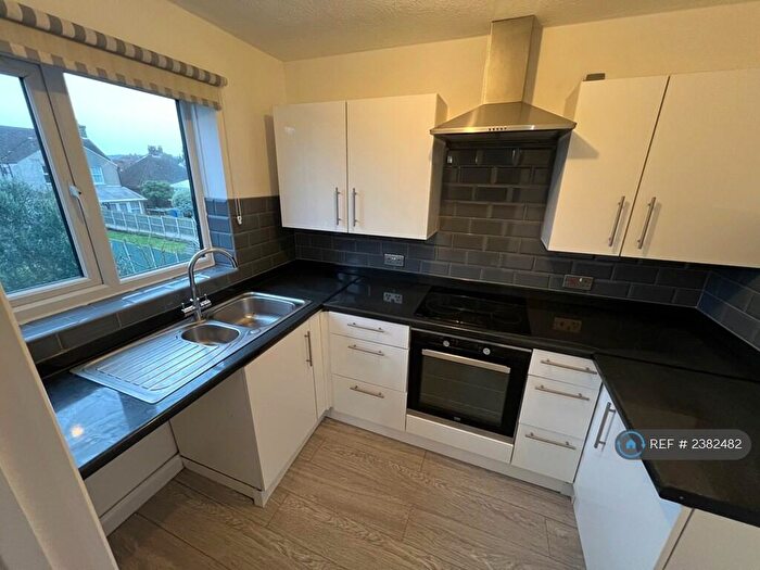 1 Bedroom Flat To Rent In Wickham Close, Newington, Sittingbourne, ME9