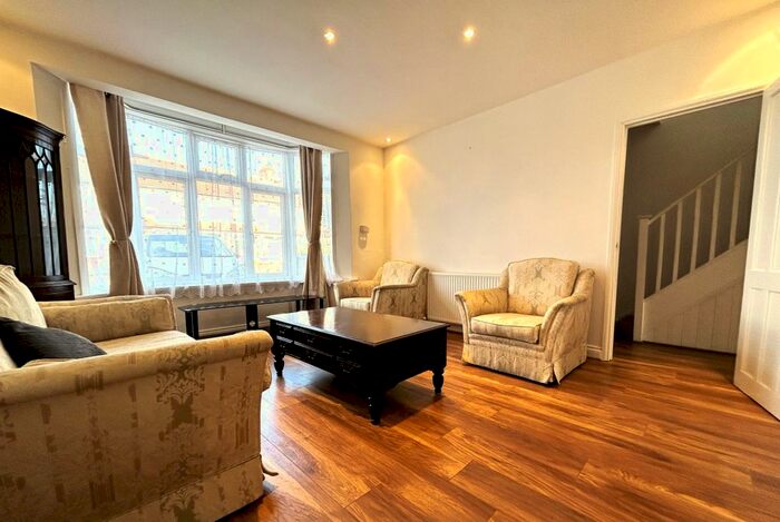 3 Bedroom Terraced House To Rent In Ulster Gardens, London, N13