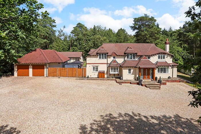 5 Bedroom Detached House For Sale In Crooksbury Road, Farnham, GU10