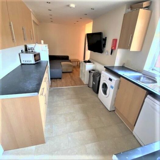 4 Bedroom Terraced House To Rent In Northfield Road, Coventry, CV1