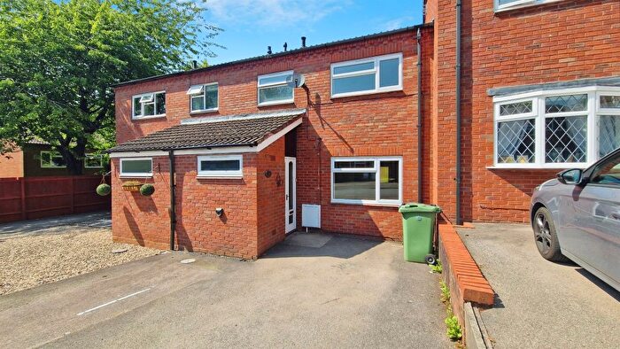 3 Bedroom Terraced House For Sale In Braemar Close, Dudley, DY3