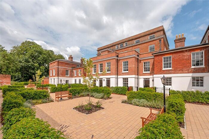 2 Bedroom Flat For Sale In Dark Lane, Great Warley, Brentwood, CM14