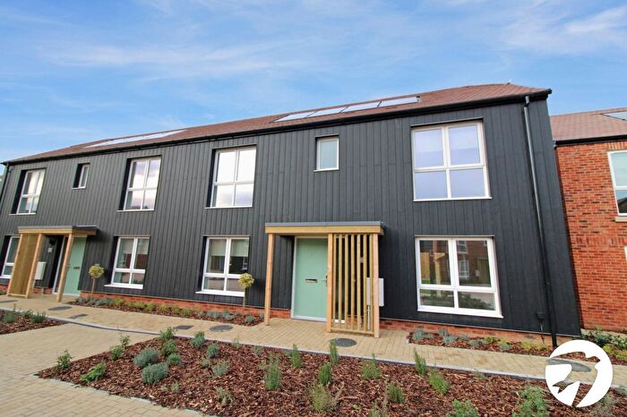 3 Bedroom Semi Detached House To Rent In Pelsey Close, Alkerden, Ebbsfleet Valley, Swanscombe, DA10