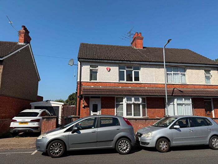 3 Bedroom Semi-Detached House To Rent In Lennox Road, Milton Keynes, MK2