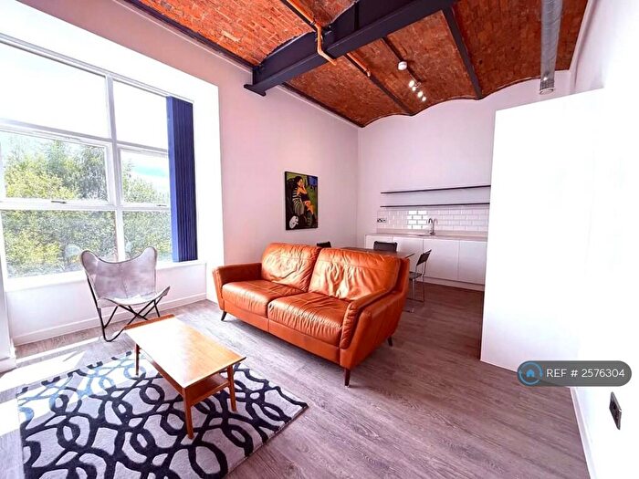 2 Bedroom Flat To Rent In Victoria Mill, Manchester, M40