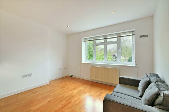 1 Bedroom Flat To Rent In Great North Road, New Barnet, EN5