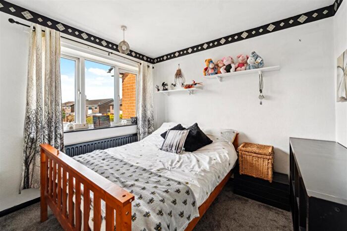 3 Bedroom Terraced House For Sale In Redwood, Sale, M33