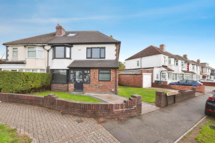 5 Bedroom Semi-Detached House For Sale In Mickleover Road, Birmingham, B8