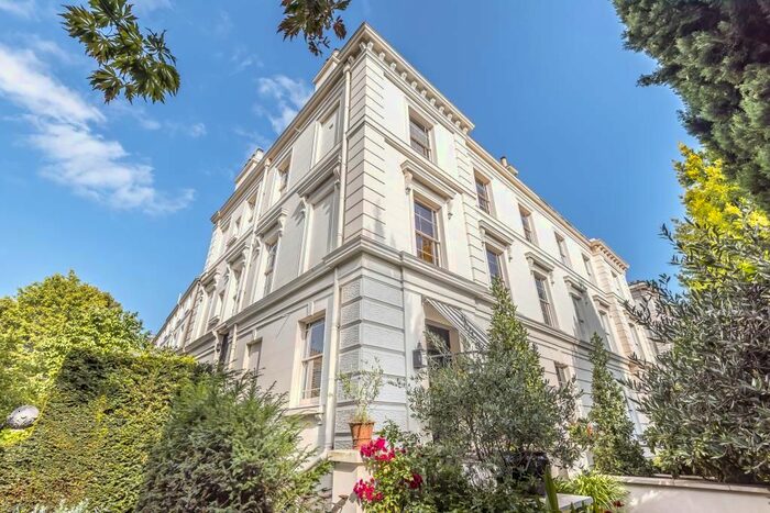 3 Bedroom Flat To Rent In Warwick Avenue, W9