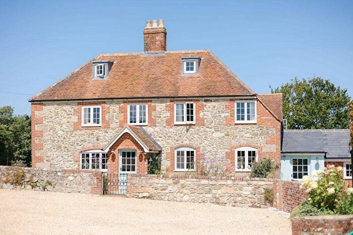 4 Bedroom Country House For Sale In Rowlands Farm, Havenstreet., PO33