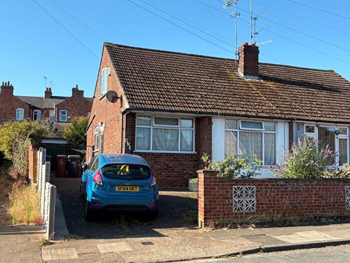 2 Bedroom Semi-Detached Bungalow For Sale In Thirlestane Crescent, Northampton, NN4