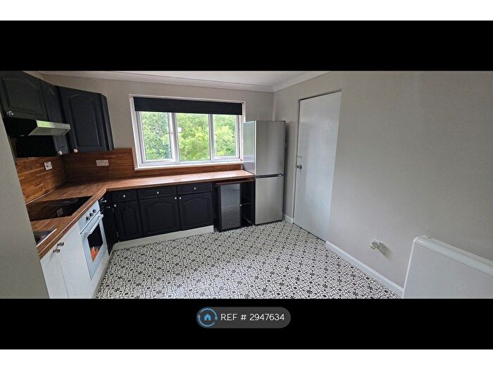 2 Bedroom Flat To Rent In Melrose Road, Cumbernauld, Glasgow, G67