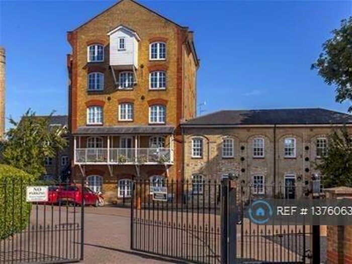 1 Bedroom Flat To Rent In North Road, Herts, SG14