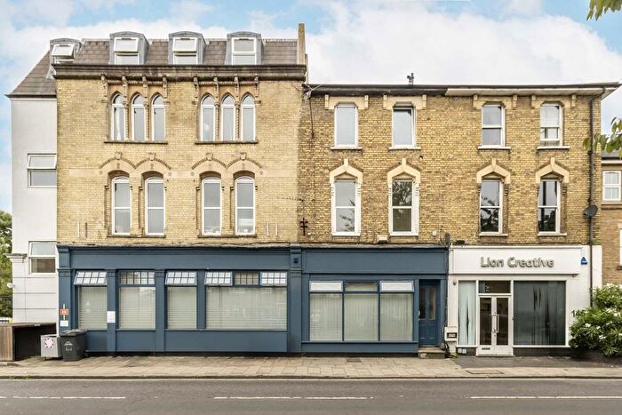 2 Bedroom Flat To Rent In Uxbridge Road, Hampton Hill, Hampton, TW12