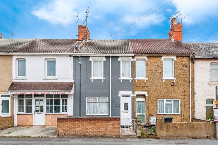 3 Bedroom Terraced House For Sale In Cricklade Road, Swindon, Wiltshire, SN2