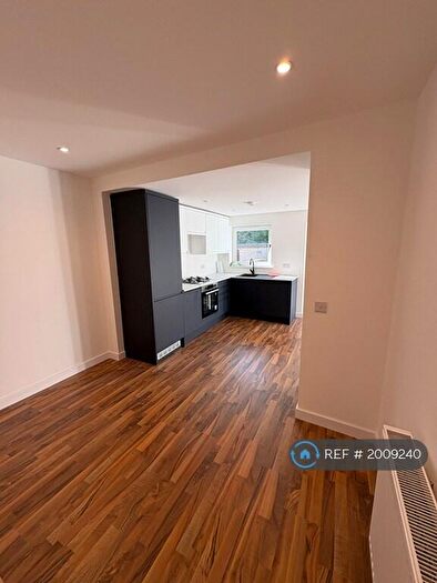 4 Bedroom Terraced House To Rent In Spey Road, Glasgow, G61